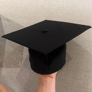 One size graduation cap. Black.